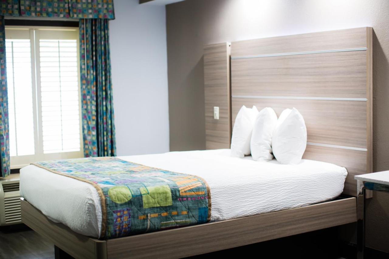 Baymont By Wyndham Fort Walton Beach Mary Esther Bagian luar foto
